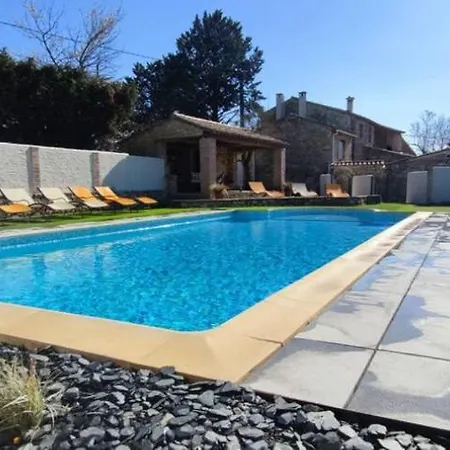 Le Mas * Saint-Sauveur-de-Cruzieres